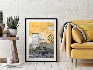 Contrast of old Rome and modern graffiti art